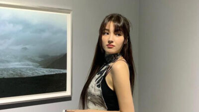 Nancy Jewel McDonie, atau yang akrab disapa Nancy, bukan hanya dikenal sebagai vokalis dan penari utama dari Momoland, sebuah grup musik (Sumber foto : Popbela)