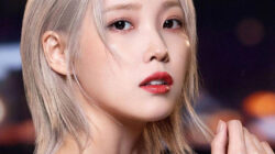 Dunia kecantikan memiliki wajah baru yang memikat, dan kali ini, ia berasal dari Korea Selatan. Penyanyi dan aktris terkenal, IU, telah resmi ditunjuk (Sumber foto : Kumparan)