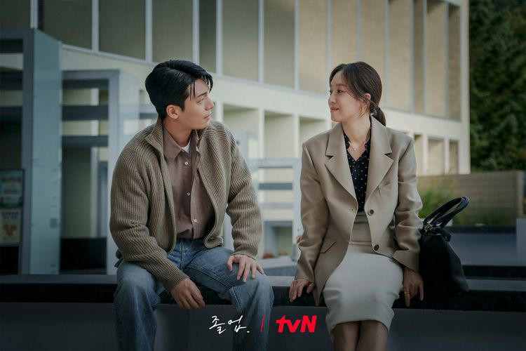 Peminat drama Korea dipastikan sudah tak sabar menunggu tayangan perdana dari "The Midnight Romance in Hagwon", yang direncanakan akan (Sumber foto : CewekBanget)
