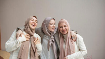 Panduan Gaya Hijab Segi Empat: Tampil Modis dengan Beragam Style