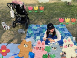Musim Semi di Korea Selatan: Son Ye Jin Berbagi Kebahagiaan Piknik Bersama Keluarga