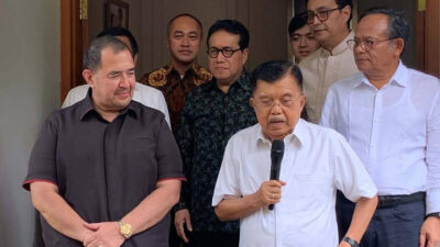 Jusuf Kalla (JK), Wakil Presiden ke-10 dan ke-12 RI yang juga menjabat sebagai Ketua Dewan Masjid Indonesia (DMI), menerima permintaan maaf Pendeta (Sumber foto : Kumparan)