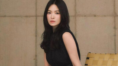 Song Hye Kyo, yang sering disebut sebagai 'Dewi Korea', telah lama menjadi salah satu ikon di dunia hiburan Korea. Keindahan wajahnya yang memesona (Sumber foto : Popbela)