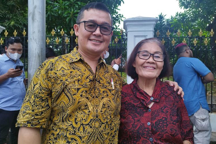 Pria asal Bandung, Moses Manulang (45), merasa kecewa karena rencananya untuk bertemu Presiden Joko Widodo (Jokowi) di acara "open house" (Sumber foto : Kompas)