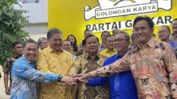 - Ketua Umum Partai Golkar, Airlangga Hartarto, menyatakan bahwa internal Koalisi Indonesia Maju (KIM) akan membahas secara mendalam jika (Sumber foto : Antara)