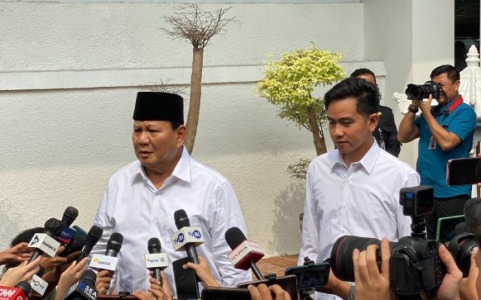 Pada Rabu, 24 April 2024, agenda penting telah terselenggara di kantor Komisi Pemilihan Umum (KPU) RI, di mana pasangan calon presiden dan wakil (Sumber foto ; IDX Chanel)