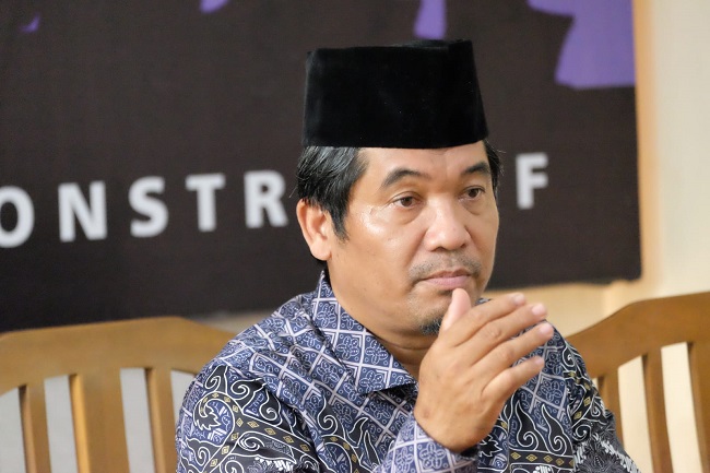 Ray Rangkuti, Direktur Eksekutif Lingkar Madani, mengeluarkan pernyataan kritis terkait potensi bergabungnya partai non-Koalisi Indonesia Maju (KIM) 9Sumber foto : Gatra)