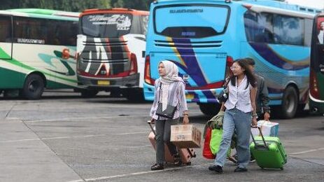 Mudik pakai tranportasi umum (Sumber Foto. mediaindonesia.com)