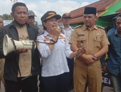 Jalan Tayu-Puncel Rusak Parah, Puluhan Warga Geruduk Kantor Camat Dukuhseti