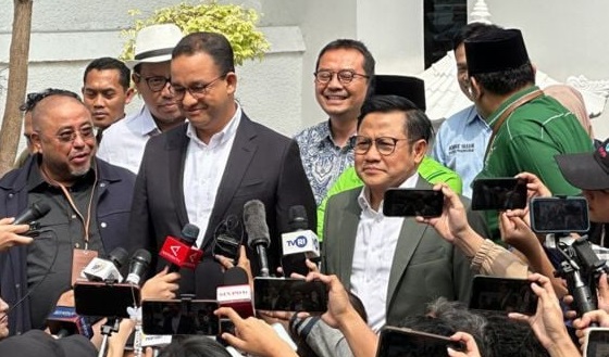 Calon presiden nomor urut 01, Anies Baswedan, bersama calon wakil presidennya, Muhaimin Iskandar alias Cak Imin, menghadiri acara penetapan pasangan (Sumber Foto : JPNN)