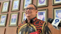 Koordinator Staf Khusus Kepresidenan, Ari Dwipayana, mengumumkan bahwa Presiden Joko Widodo (Jokowi) memberikan restu kepada (Sumber foto : Detik.news)