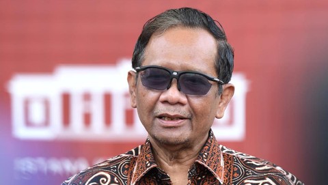 Calon Wakil Presiden nomor urut tiga, Mahfud Md, memberikan tanggapan terkait pertanyaan soal sikapnya jika mendapat tawaran untuk menjadi (Sumber foto: CNBC Indonesia)