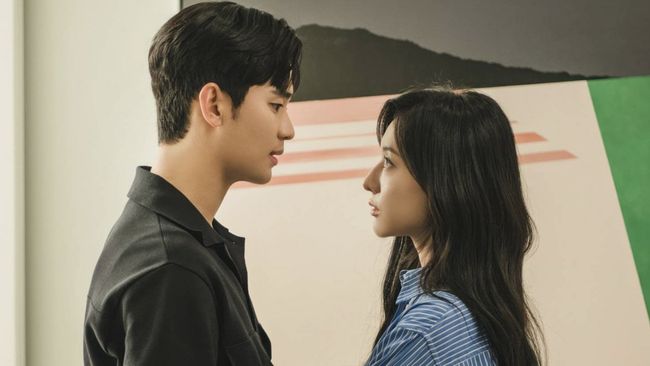 Drakor "Queen of Tears" yang tengah viral dengan bintang utama Kim Soo Hyun dan Kim Ji Won akan memiliki episode terakhirnya yang lebih ( Sumber Foto; CNN)