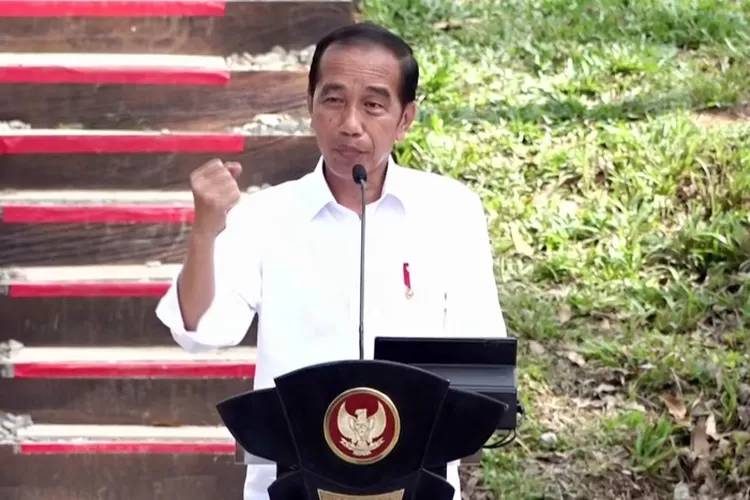 Presiden Joko Widodo (Jokowi) telah menandatangani Peraturan Pemerintah (PP) Nomor 21 Tahun 2024 yang mengatur potongan gaji pekerja (Sumber foto : harian Terbit)