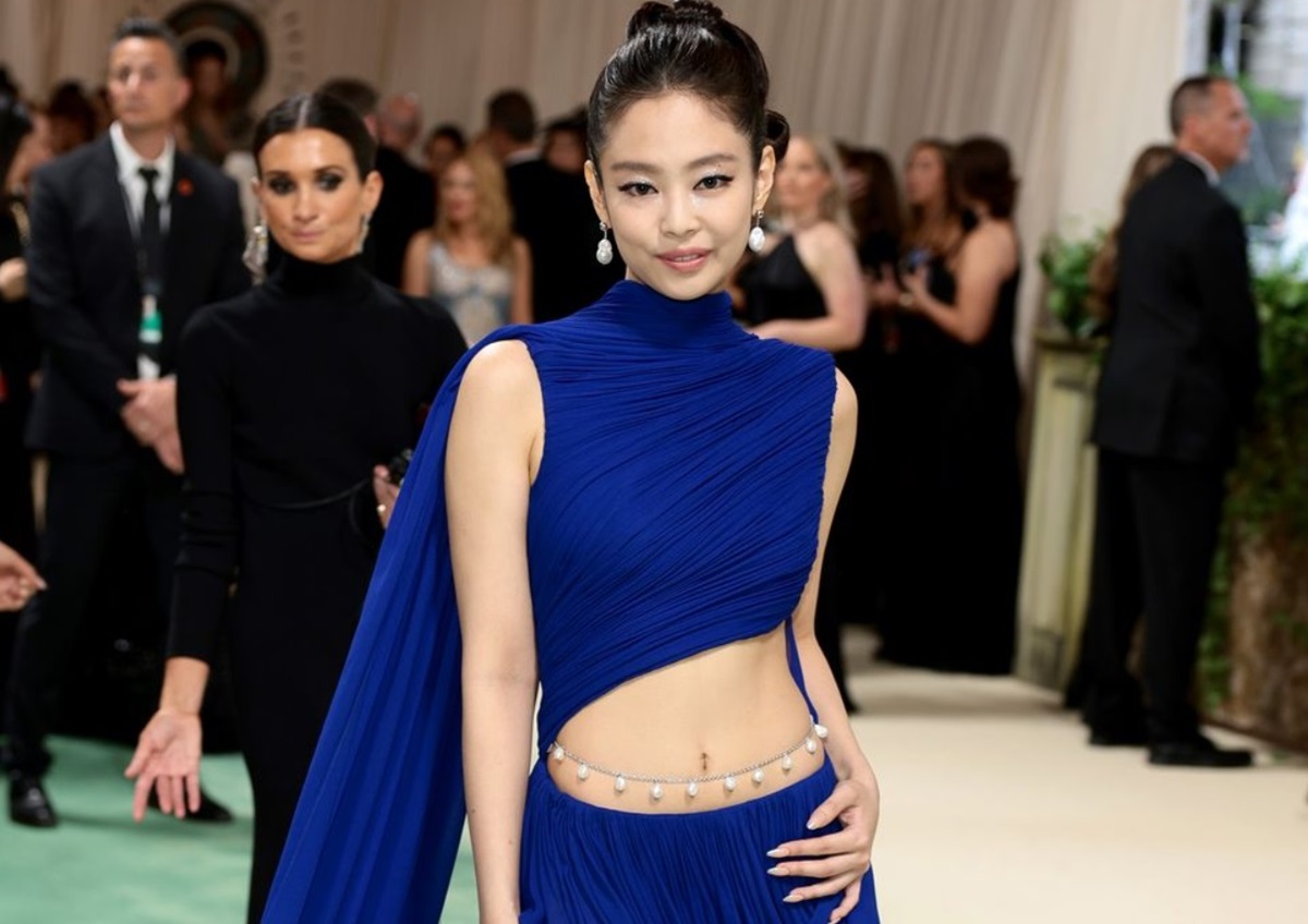 Member girl group BLACKPINK, Jennie Kim, sekali lagi mencuri perhatian di Met Gala 2024 yang diselenggarakan di New York Metropolitan Museum (Sumber foto: Harian Disway)