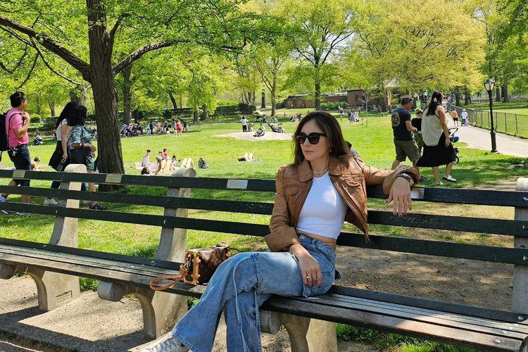 Artis cantik Wulan Guritno sedang menikmati liburan seru di New York, Amerika Serikat, dan kali ini, ia tidak sendirian. Wulan Guritno memilih (Sumber foto: Grid.id)