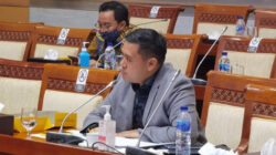Ketua DPP Golkar, Dave Laksono, memberikan tanggapan terhadap isu rencana penambahan nomenklatur kementerian di kabinet pemerintahan (Sumber foto : Kumparan)