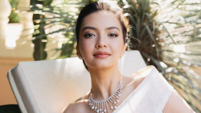 Artis cantik Raline Shah selalu berhasil membuat penggemarnya kagum dengan pesonanya. Dengan paras cantiknya, Raline tak pernah gagal tampil (Sumber foto ; Stylo)
