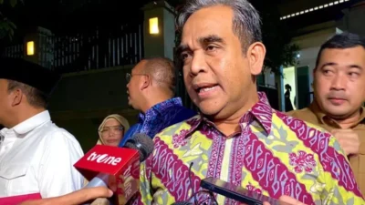 Sekretaris Jenderal Partai Gerindra, Ahmad Muzani, membantah adanya komunikasi yang mandek terkait rencana pertemuan antara Ketua Umum (Sumber foto : Jawa Pos)