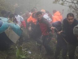 Penumpang Helikopter yang Ditinggali Presiden Iran Dilaporkan Masih Hidup Satu Jam Setelah Kecelakaan