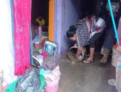 Banjir di Pejaten Timur Mulai Surut, Warga Gotong Royong Bersihkan Lumpur
