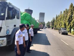 Sebabkan Kerusakan Bahu Jalan, Dishub Monitoring Truk Besar di Jalan Kembangjoyo