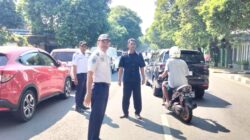 Dinas Perhubungan (Dishub) kabupaten Pati telah memberikan himbauan terhadap mobil roda Empat yang parkir Dua Sap di jalan diponegoro tepatnya (Jurnalindo.com)