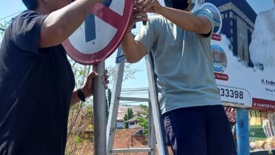 Sering terjadi kemacetan di depan RSUD Soewondo yang disebabkan adanya aktivitas parkir liar, akhirnya Dinas Perhubungan (Dishub) Pati melakukan (Jurnalindo.com)