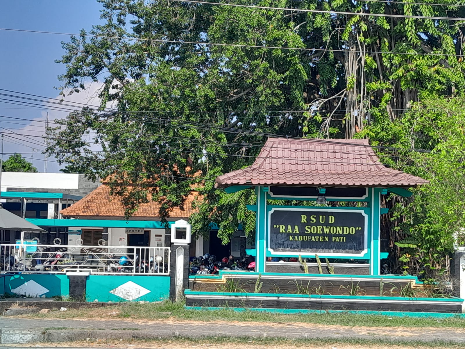 Dinas Perhubungan (Dishub) Kabupaten Pati telah menghimbau kepada para pengunjung Rumah Sakit Soewondo Pati agar menempati parkir yang sudah (Jurnalindo.com)