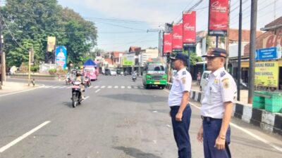 Dishub Pati Himbau Para Pengendara Berhati-hati Jalan Tayu-Puncel Rusak dan Berlubang