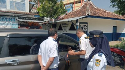 Dishub Pati Tertibkan Roda 4 Plat Hitam di Terminal Kembangjoyo