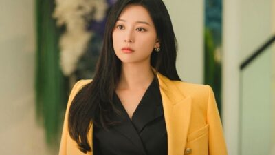 Agensi Kim Ji Won, HighZium Studio, telah mengeluarkan pernyataan terbaru terkait keamanan dan privasi sang artis di bandara. Hal ini datang setelah (Sumber foto; Grid.id)