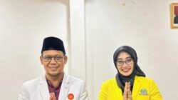 Pasangan Imam Budi Hartono dan Ririn Farabi Arafik secara resmi diusung maju dalam Pilkada Depok 2024. Langkah ini diambil setelah mendapat (Sumber foto : Tribunnewsmaker)