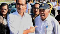 Presiden Joko Widodo menegaskan bahwa dirinya masih menjalankan tugas sebagai Presiden Republik Indonesia. Pernyataan ini disampaikan Jokowi (sumber foto ; JoSS)