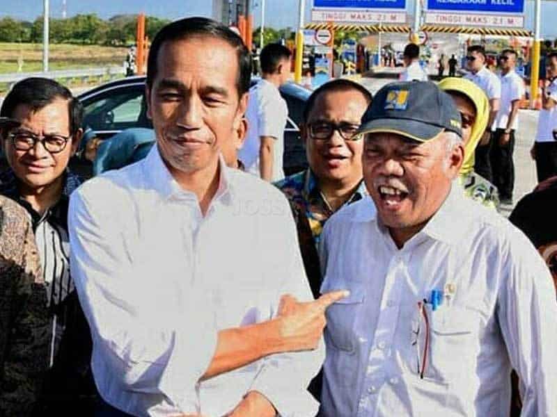 Presiden Joko Widodo menegaskan bahwa dirinya masih menjalankan tugas sebagai Presiden Republik Indonesia. Pernyataan ini disampaikan Jokowi (sumber foto ; JoSS)