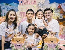 Ruben Onsu dan Sarwendah Rayakan Ulang Tahun Thalia dan Thania Bersama