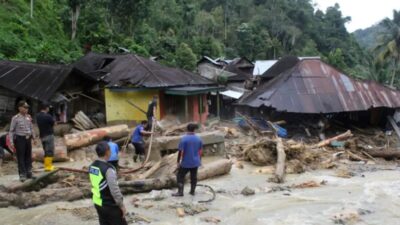 Banjir dan Tanah Longsor di Sumatra Barat: Ancaman dari Alam dan Manusia
