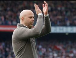 Arne Slot Ditunggu Tugas Berat dan Tekanan Berbeda di Liverpool