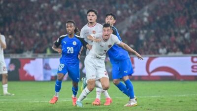 Jay Idzes Tampil Tenang di Jantung Pertahanan, Indonesia Tak Kebobolan Lawan Filipina