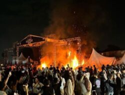 Konser Tangerang Lentera Festival Berujung Ricuh, Penonton Bakar Panggung