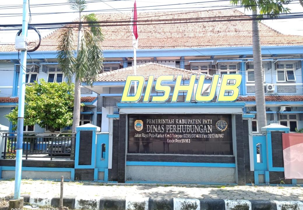 Untuk menghindari petugas Parkir ilegal, Dinas Perhubungan (Dishub) Kabupaten Pati telah menyiapkan jukir yang diakui secara sah oleh pemerintah (Jurnalindo.com)