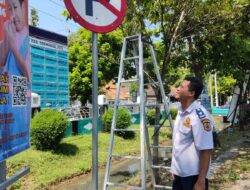 Papan Larangan Parkir di Bahu Jalan Depan Alun-alun Kembangjoyo, Dishub Pati Ngaku Sering Hilang