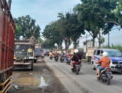 Kiri Dan Kanan Bahu Jalan Dipenuhi Truk Tebu Parkir, Dishub Pati Katakan Ini