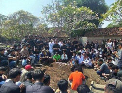 Duka di Pemakaman FN, Ketua OSIS SMA Negeri 1 Cawas yang Tewas Tersetrum