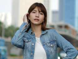 Cassandra Lee: Artis Cantik dengan Gaya Modis dan Seksi