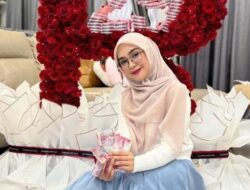 Ria Ricis Sibuk Mengajar di Sekolah Pasca Bercerai dan Menunaikan Ibadah Haji
