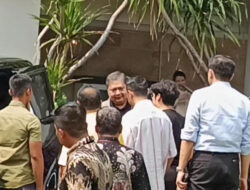 Airlangga Hartarto Mundur dari Kursi Ketua Umum Golkar dengan Wajah Lesu, Tinggalkan Rumah Dinas