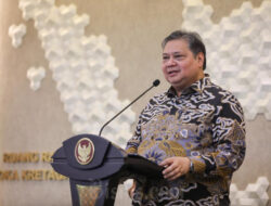 Unggahan Emosional Yanti Isfandiary Setelah Airlangga Hartarto Mundur dari Ketua Umum Golkar