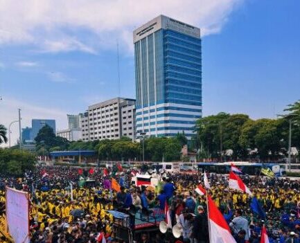 Aksi Demo Penolakan RUU PIlkada (Sumber Foto. Rattiba.com)