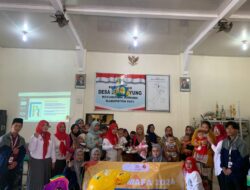 Mahasiswa KKN IPMAFA, Ajari Pembuatan Makanan Pendamping Air Susu Ibu (MP-ASI) Berbasis Ikan Asap
